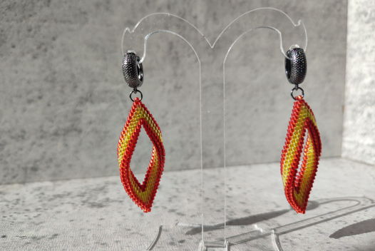 Серьги из японского бисера ручной работы.