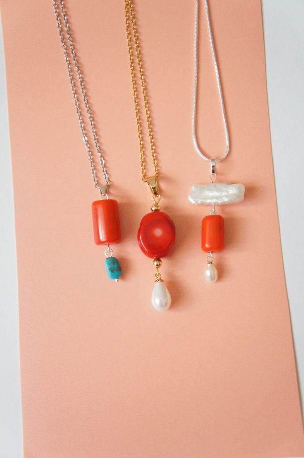 Золотой кулон красный коралл жемчуг