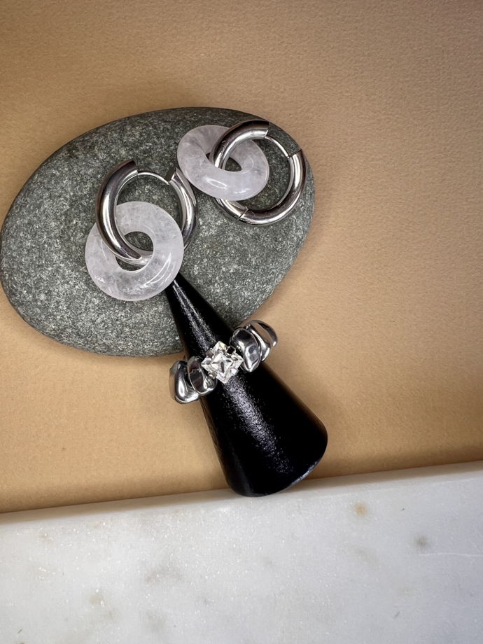 Комплект кольцо из гематита и серьги конно с натуральными камнями
