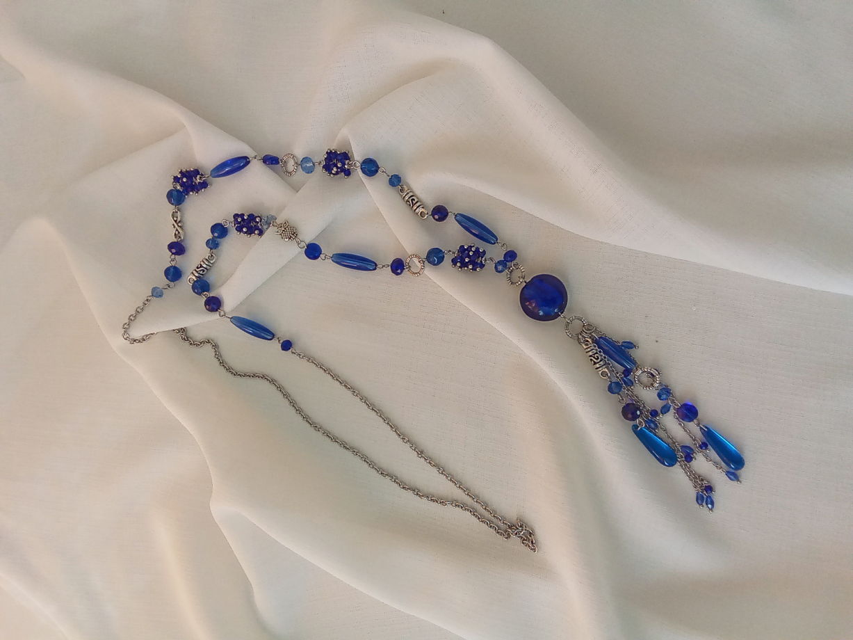 Длинный сотуар из синих стеклянных бусин "Синева"