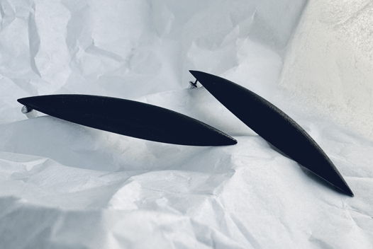 Серьги черные «каноэ»