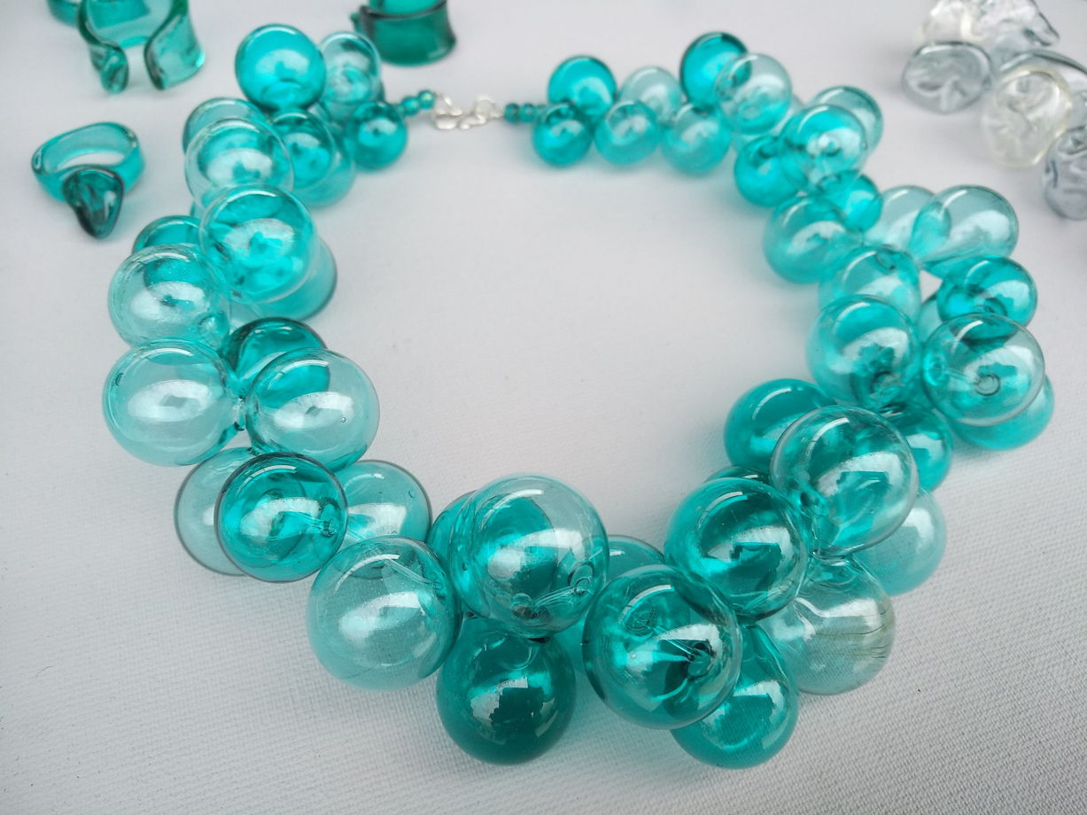 Ожерелье из стеклянных сфер "Аквамарин"