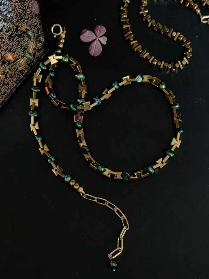 Чокер из гематита с цветным жемчугом