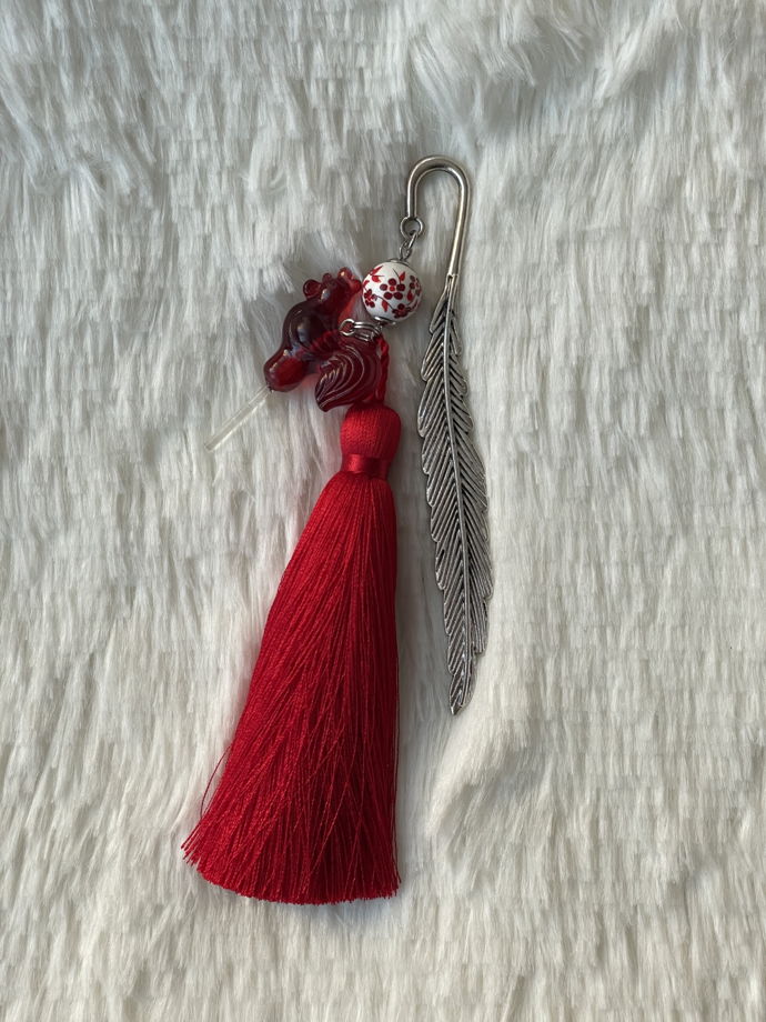 Закладка для книги с красной кисточкой с петушком