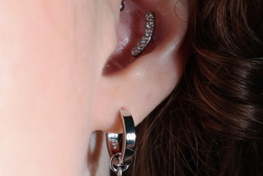 Серьга  «Lumen rabbits» зеленый  турмалин