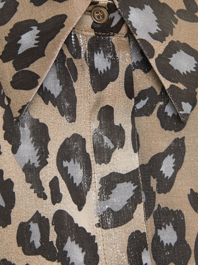 Рубашка полупрозрачная из блестящей вискозы с леопардовым принтом