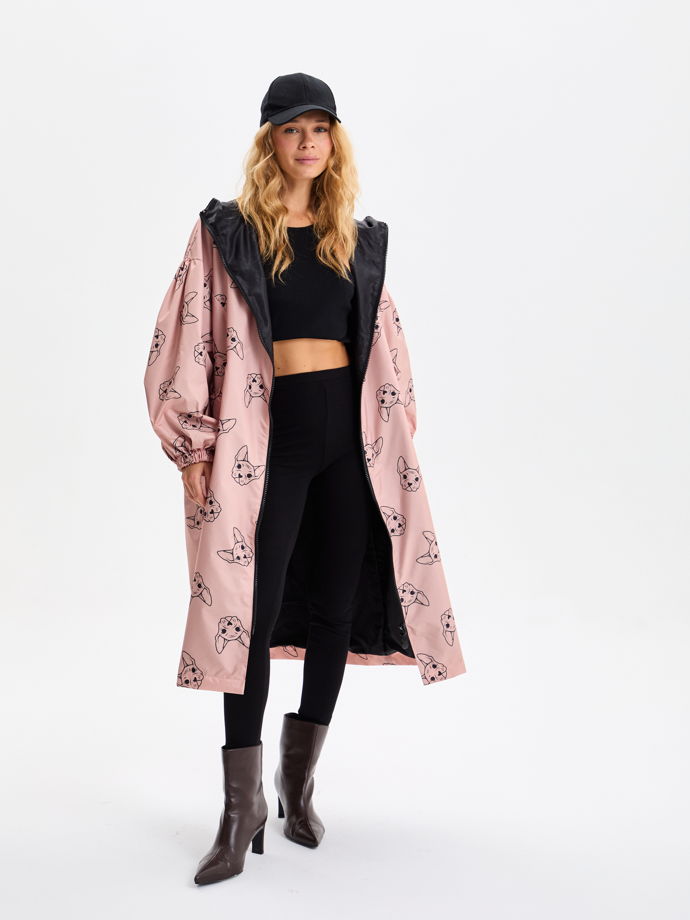 Плащ с бульдогами