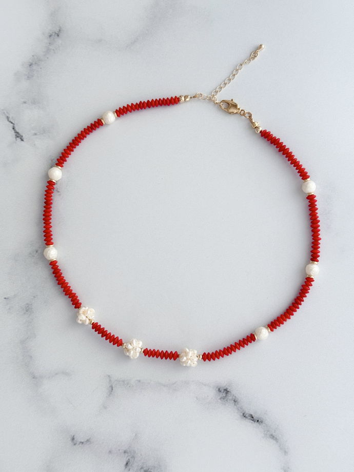 Колье из натурального коралла и жемчуга