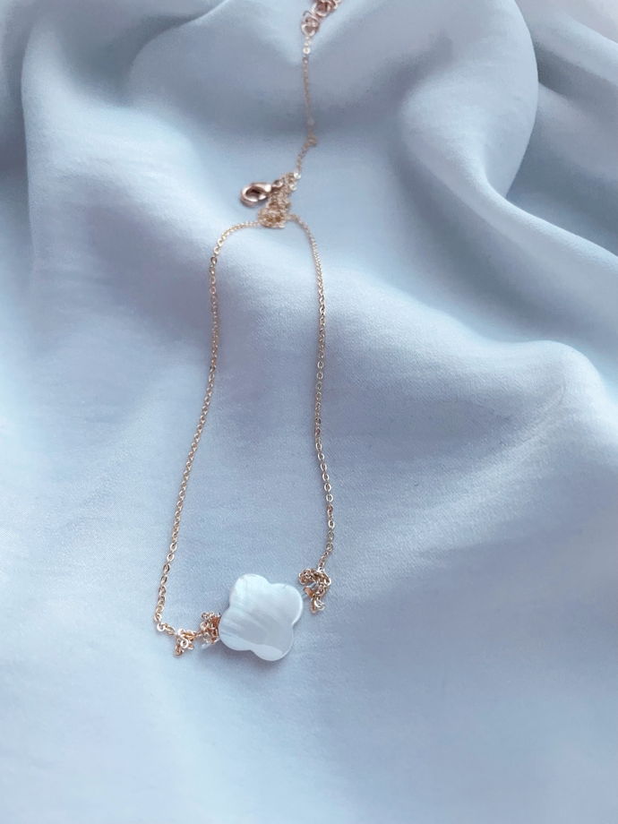 Счастливый перламутровый клевер