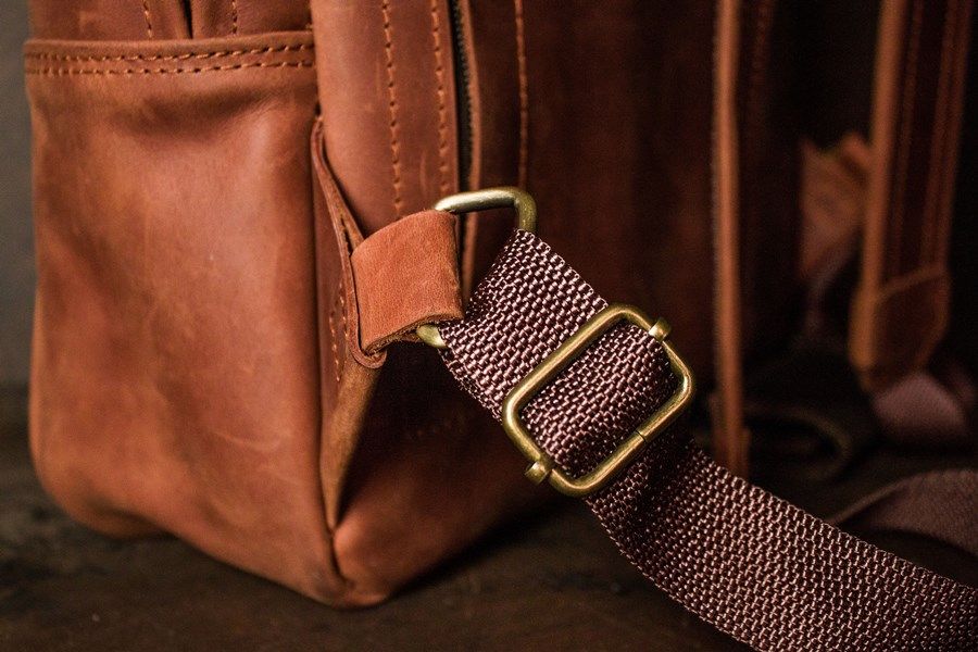 Кожаный мужской рюкзак -ДЕРЗКИЙ ОЛИВЕР- с отделом для ноутбука цвет Коньяк
