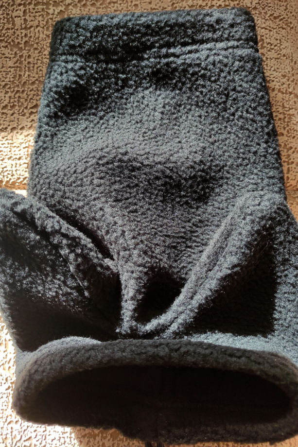 Черная и серая шапка-снуд с ушками из теплого флиса для собак