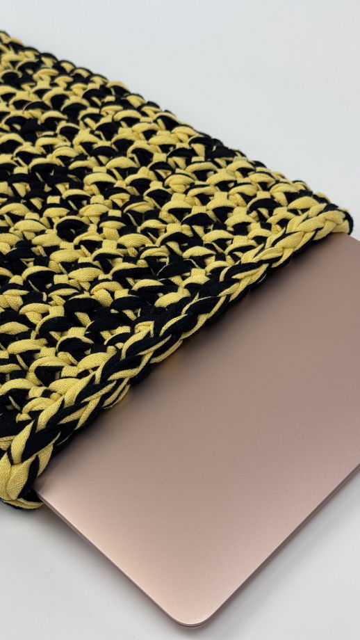 Чехол для ноутбука MacBook 13” и 14” черно-желтый