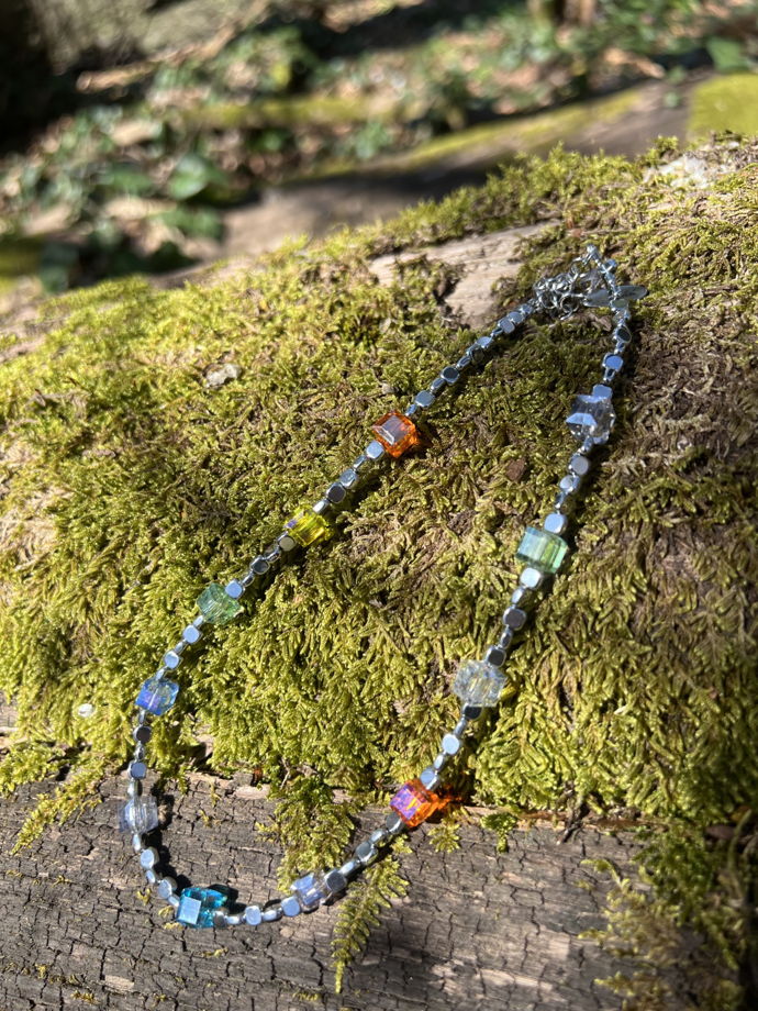 Чокер из гематита с вставками из стекла