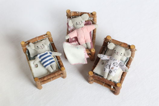 Льняные мышата с кроватками (в ассортименте розовый и цветочный)