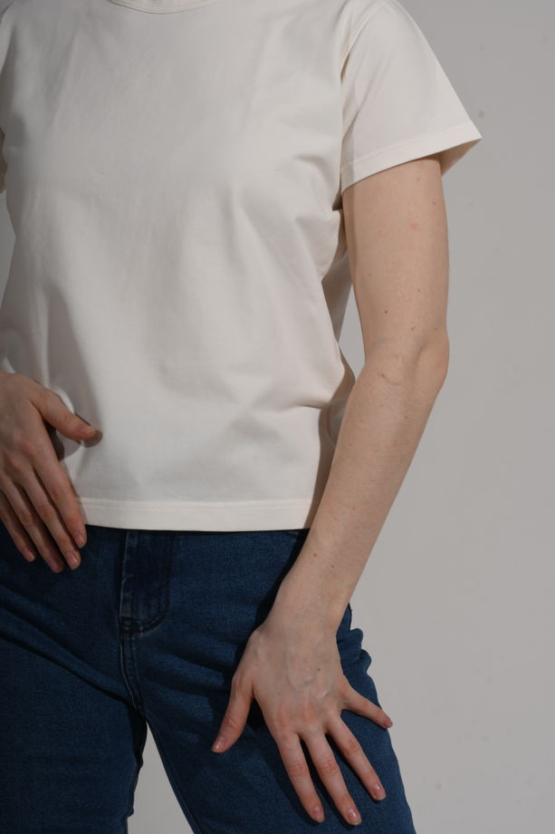 Базовая молочная футболка REGULAR FIT T-SHIRT in white