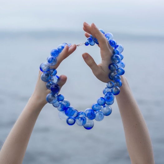 Ожерелье из стеклянных сфер "Синий лазурит"