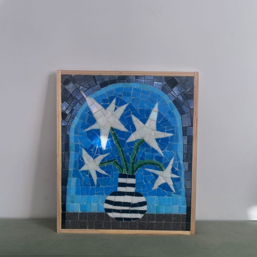Картина из стеклянной мозаики «Цветы-звезды»