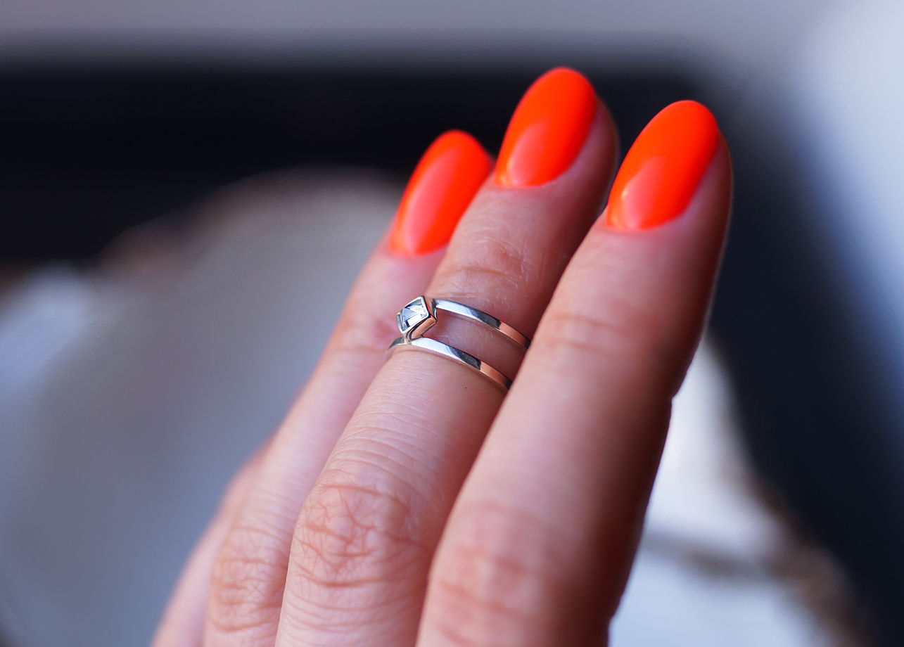 Серебряное кольцо на фалангу двойное с топазом