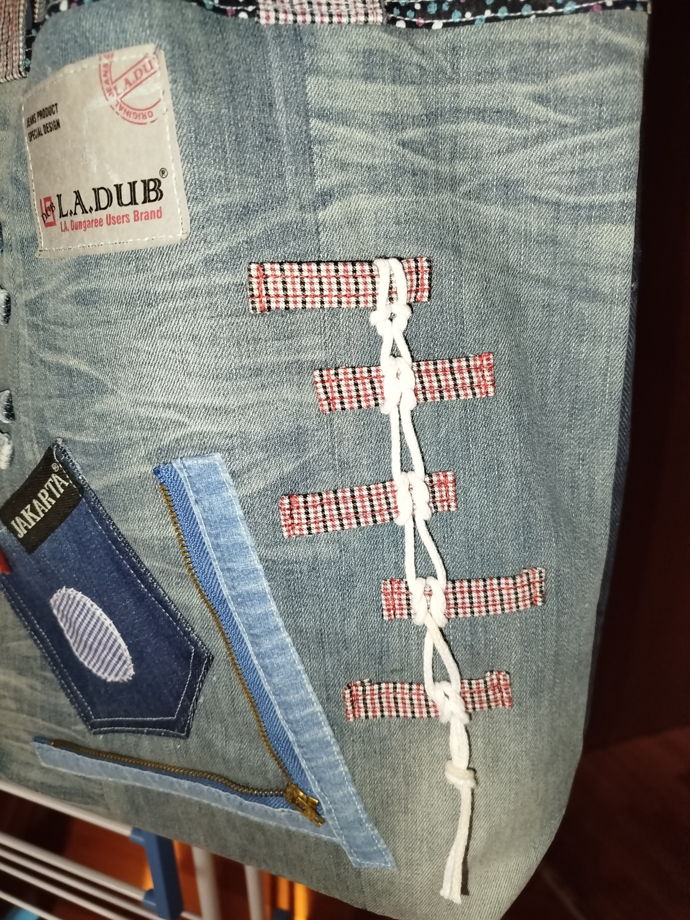 Сумка шопер из переработанного денима ручной работы.