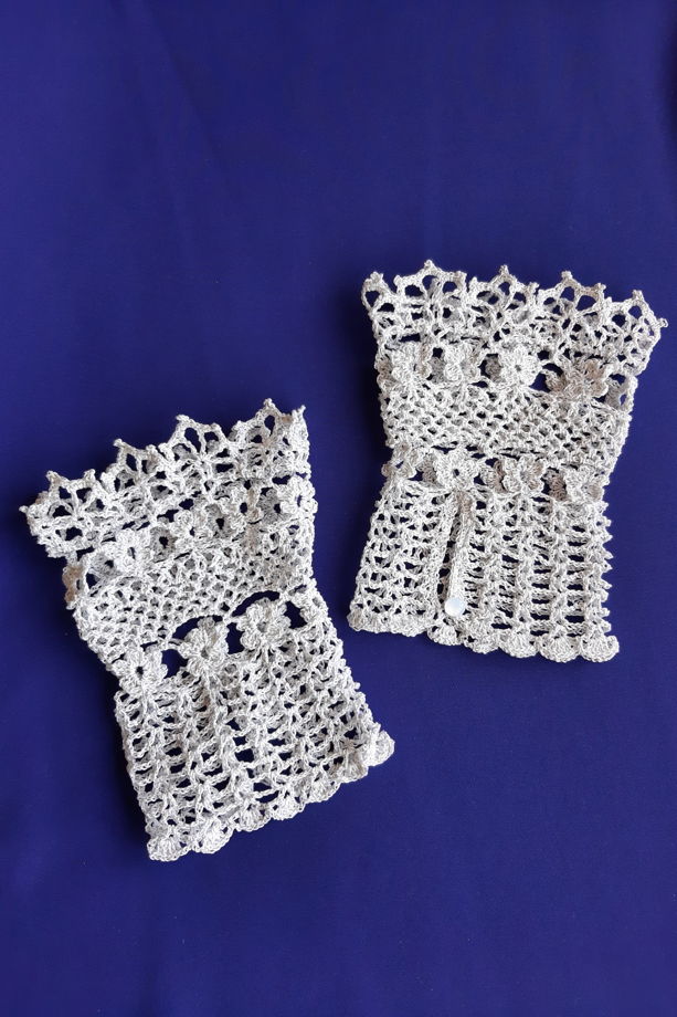 Ажурные манжеты вязаные из хлопка с люрексом светло-серые