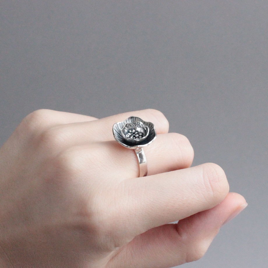 Крупное серебряное кольцо Цветок