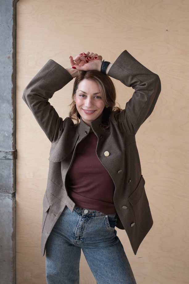 Фланелевое полупальто "ТРИНИТИ" цвета тауп хаки с вышивкой