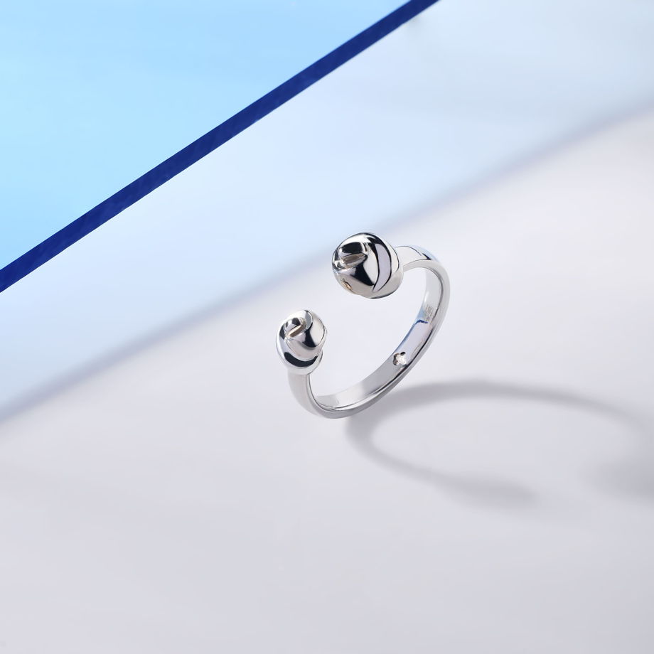 Кольцо разомкнутое с двумя декоративными узелками из серебра (Nodo)