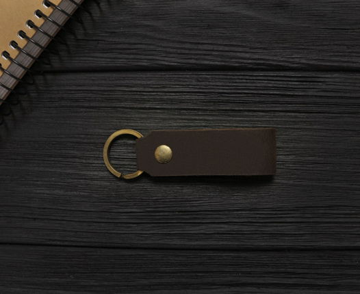 Брелок для ключей из натуральной кожи ручной работы HELFORD Классик коричневый