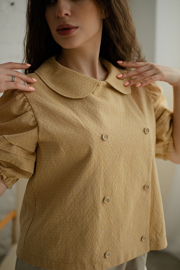 Двубортная блуза с воротником