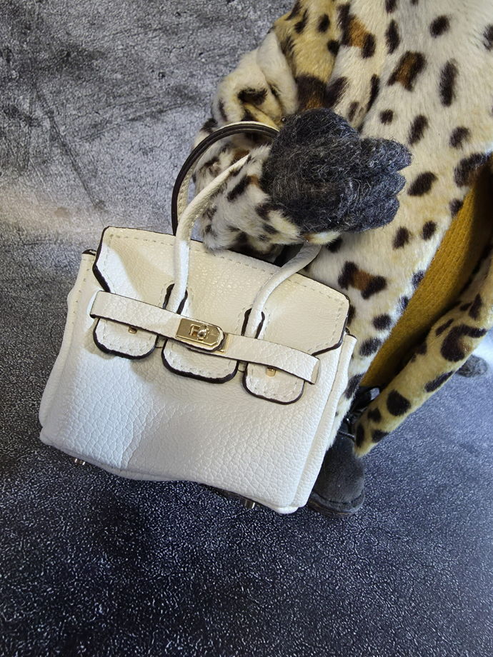 Интерьерная войлочная игрушка "Кошечка Анфиса"