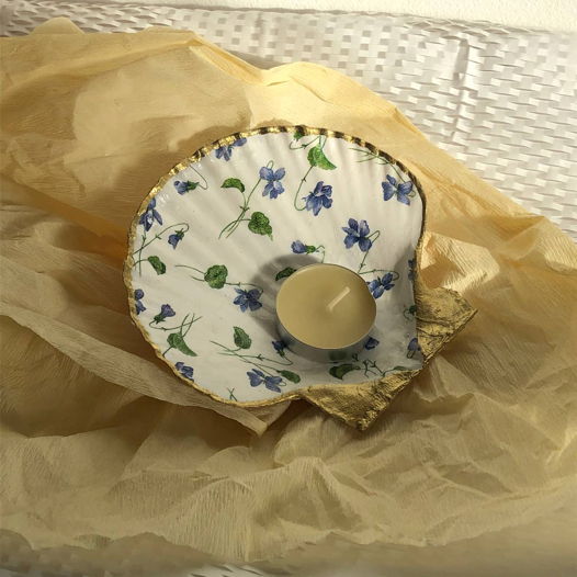 Тарелочка из ракушки Приморского гребешка "Полевые цветы" для украшений или свечей