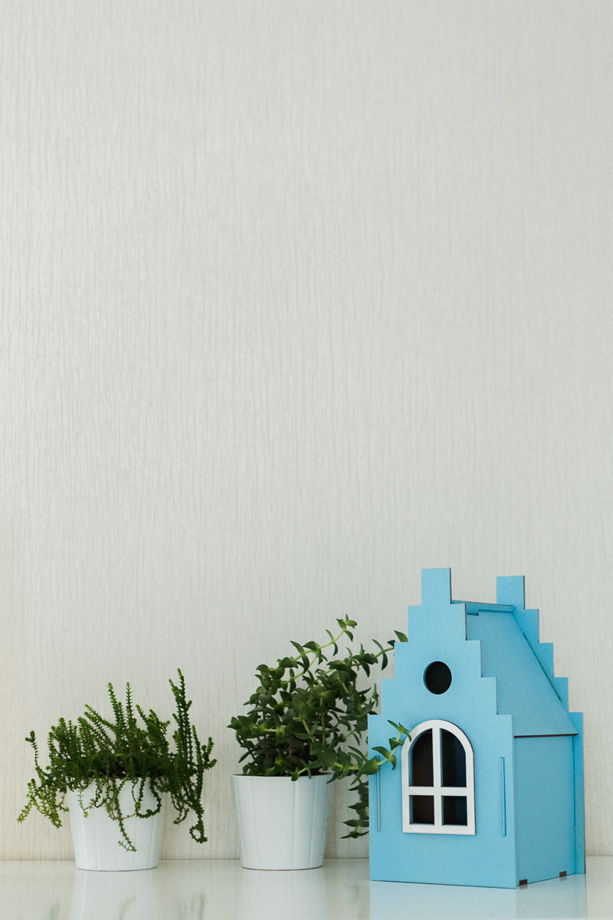 Декоративный игрушечный дом из дерева