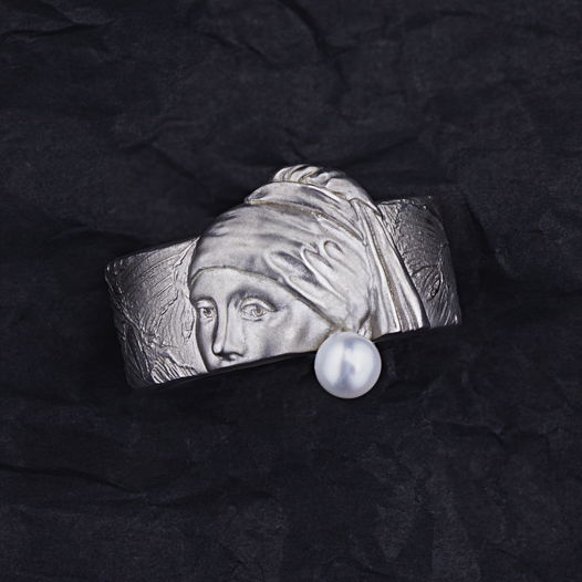 Серебряное кольцо с жемчужиной Девушка с жемчужной сережкой  Девушка с сережкой WHO IS SHE