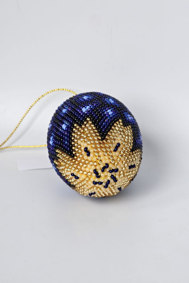 Декоративное синее яйцо из бисера ручной работы "Скорлупа"