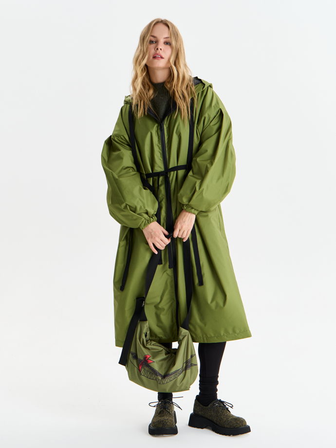 Плащ с рыбой