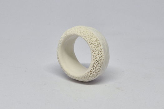 Кольцо фарфоровое ручной работы р-р 20-20,5