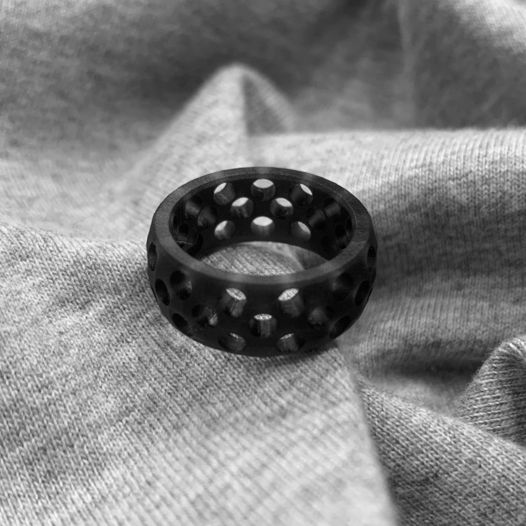 Кольцо из фотополимерной смолы “Pierced”