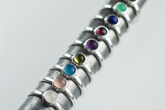Серебряные кольца с натуральными камнями - 5 мм