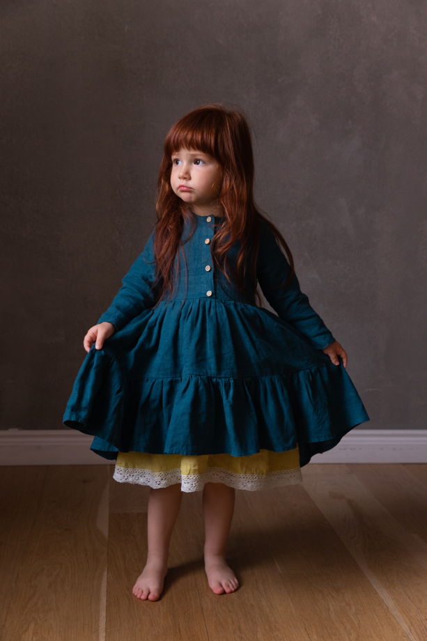 платье детское льняное нарядное асимметричное на пуговицах из 100% умягченного льна с нижней юбкой и бантом на спинке