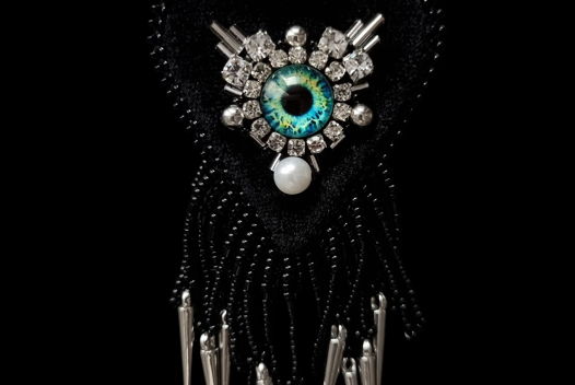 Бархатная брошь "Око" с подвесками