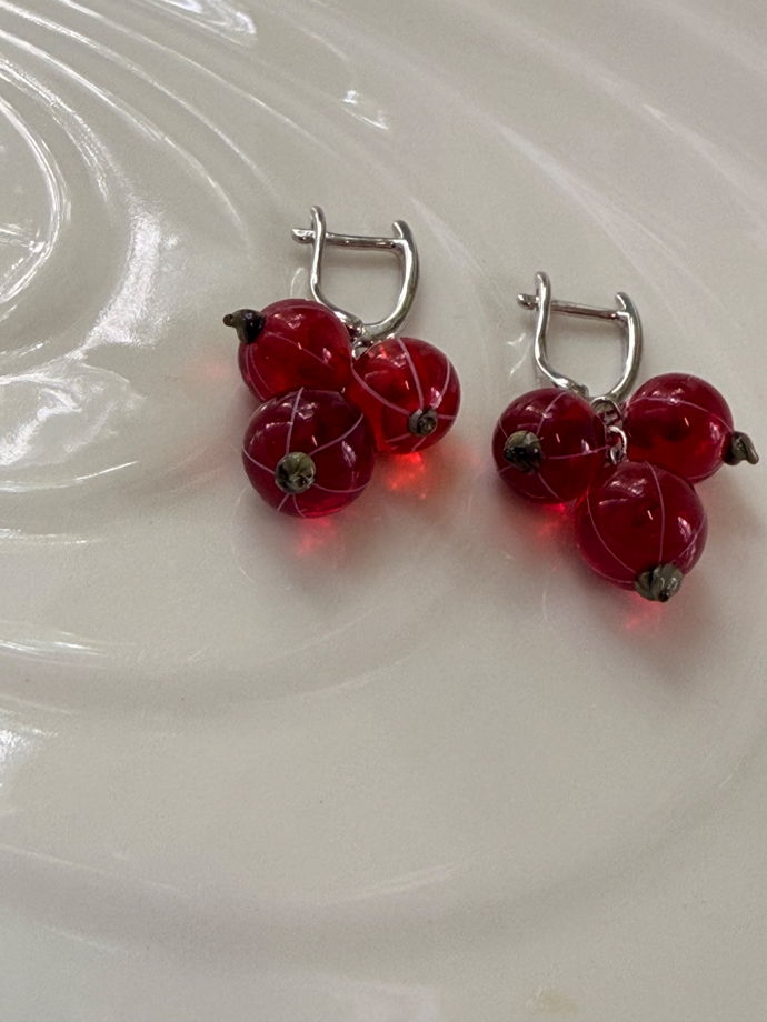 Серьги Красная смородина из стекла
