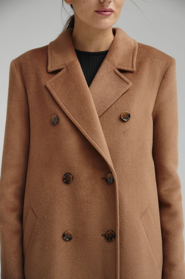 Пальто из шерстяной ткани бежевого цвета