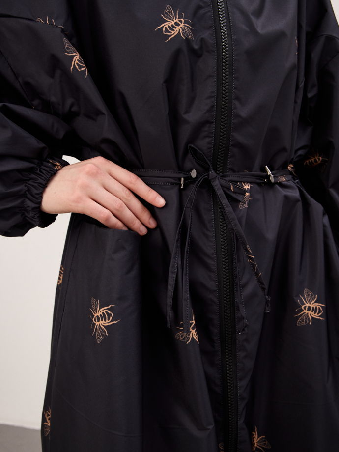 Плащ с пчелками