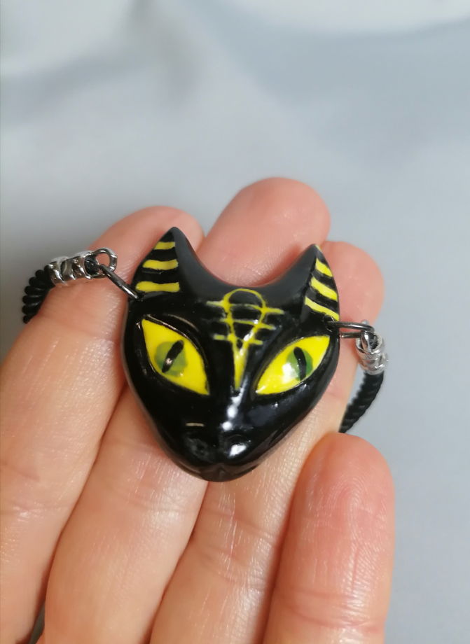 Браслет Bastet (Бастет) на шнурке со стопером (без золочения)