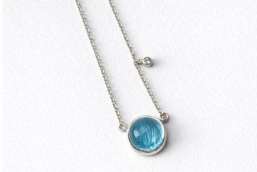 Подвеска с голубым топазом