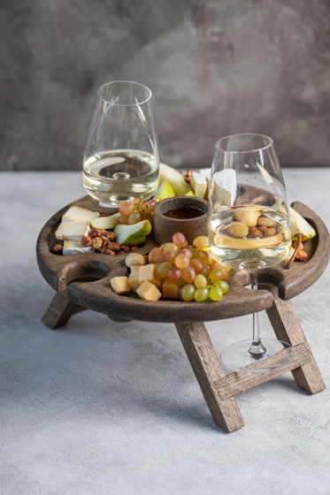 Раскладной винный столик на 4 бокала. Цвет "темный орех"