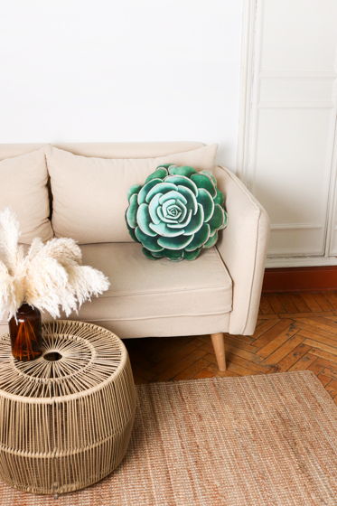 Декоративная подушка для дивана или кресла "Имбриката"