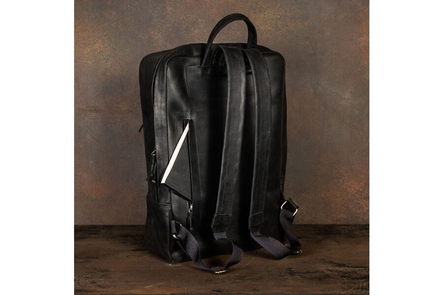 Кожаный мужской рюкзак -ДЕРЗКИЙ ОЛИВЕР- с отделом для ноутбука цвет Черный Уголь