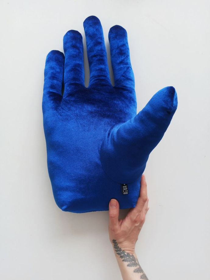 Рука интерьерная подушка Синяя
