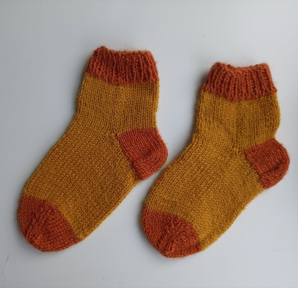 Вязаные носочки для малышей 9-12 месяцев